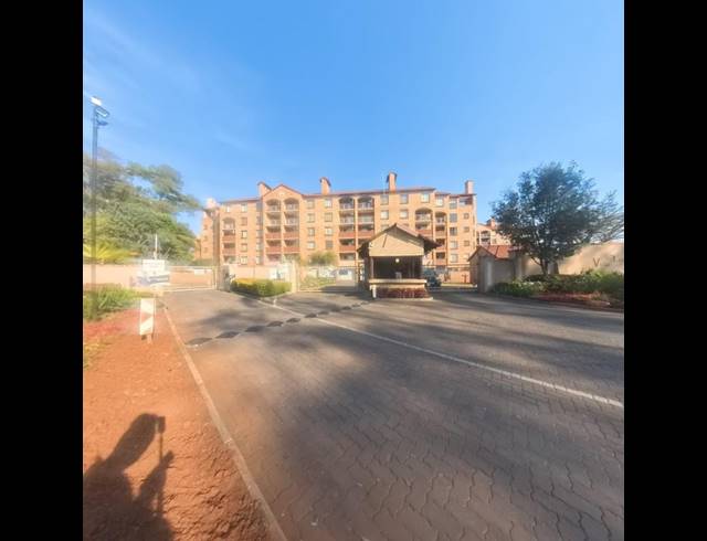 2 BEDROOM APARTMENT FOR SALE IN DIE HOEWES
